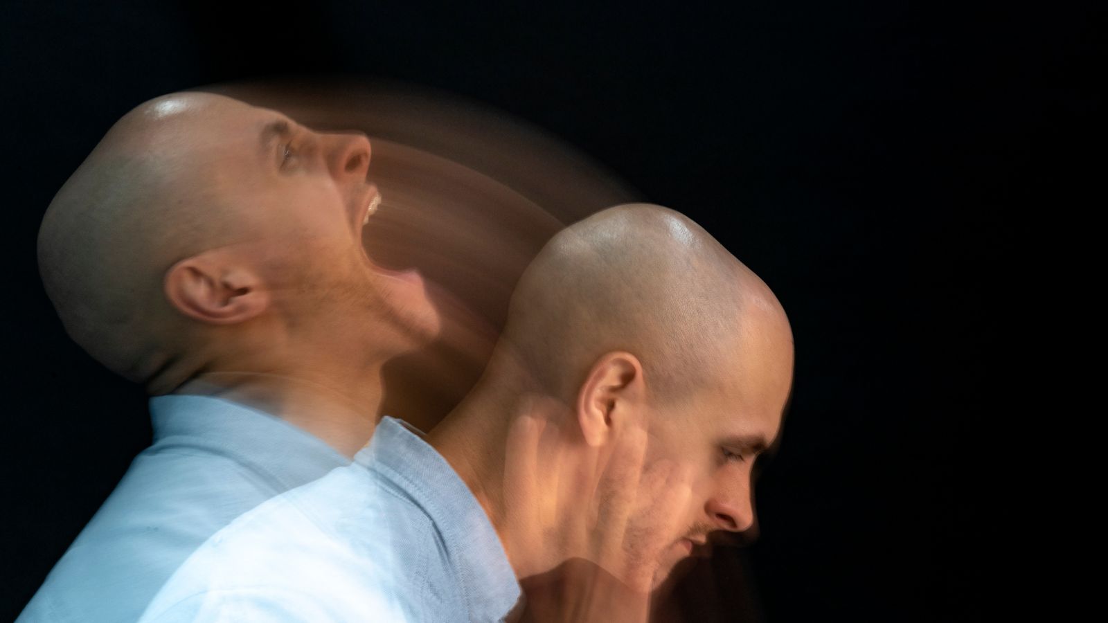 Homem com duas personalidades