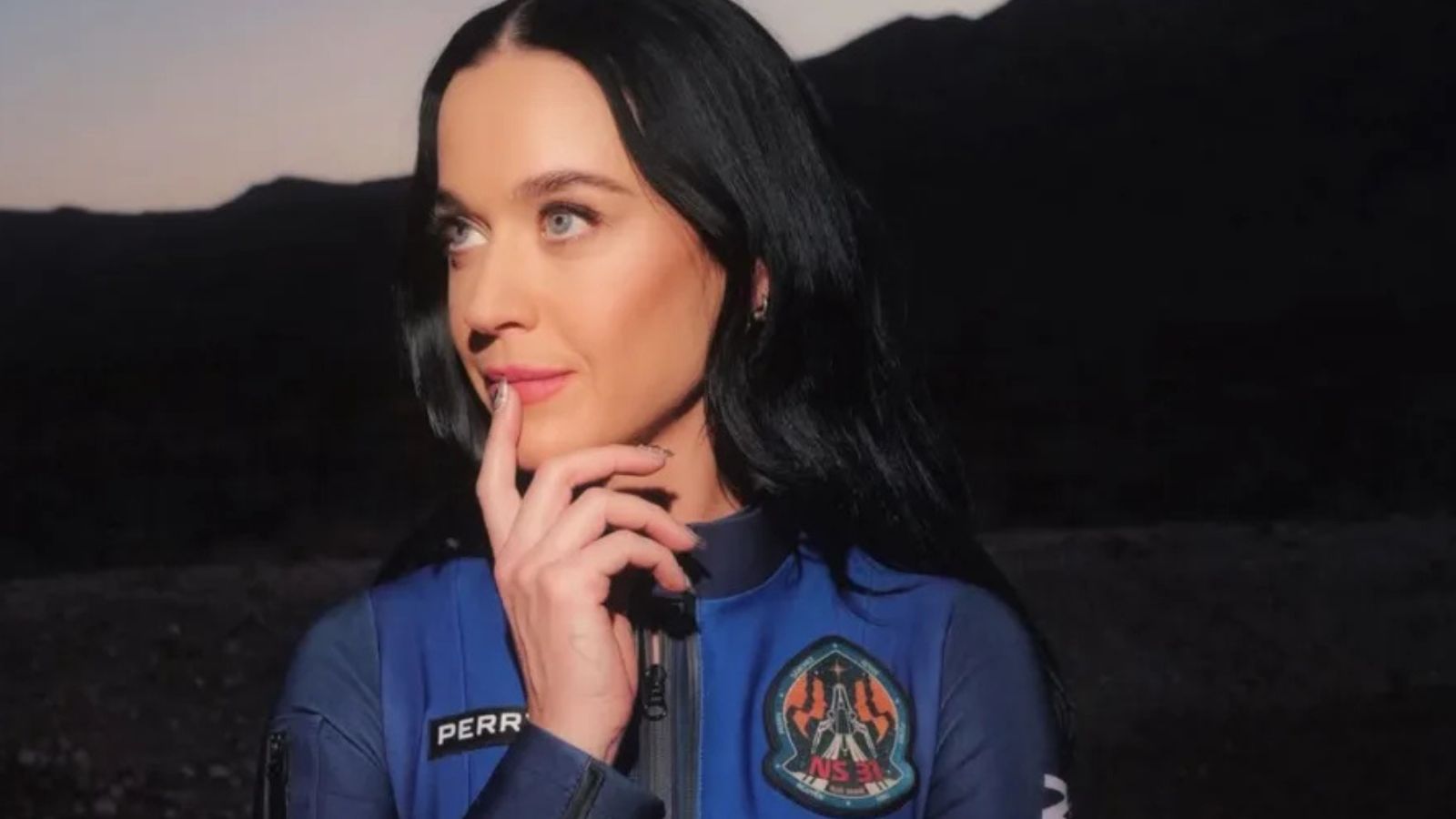 Cantora Katy Perry pronta para embarcar em viagem ao espaço