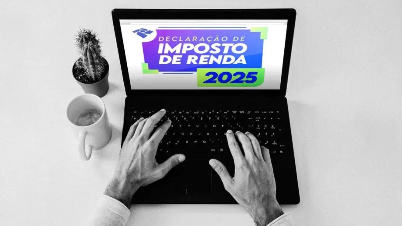 Tela do computador aberta no site do Imposto de Renda 2025