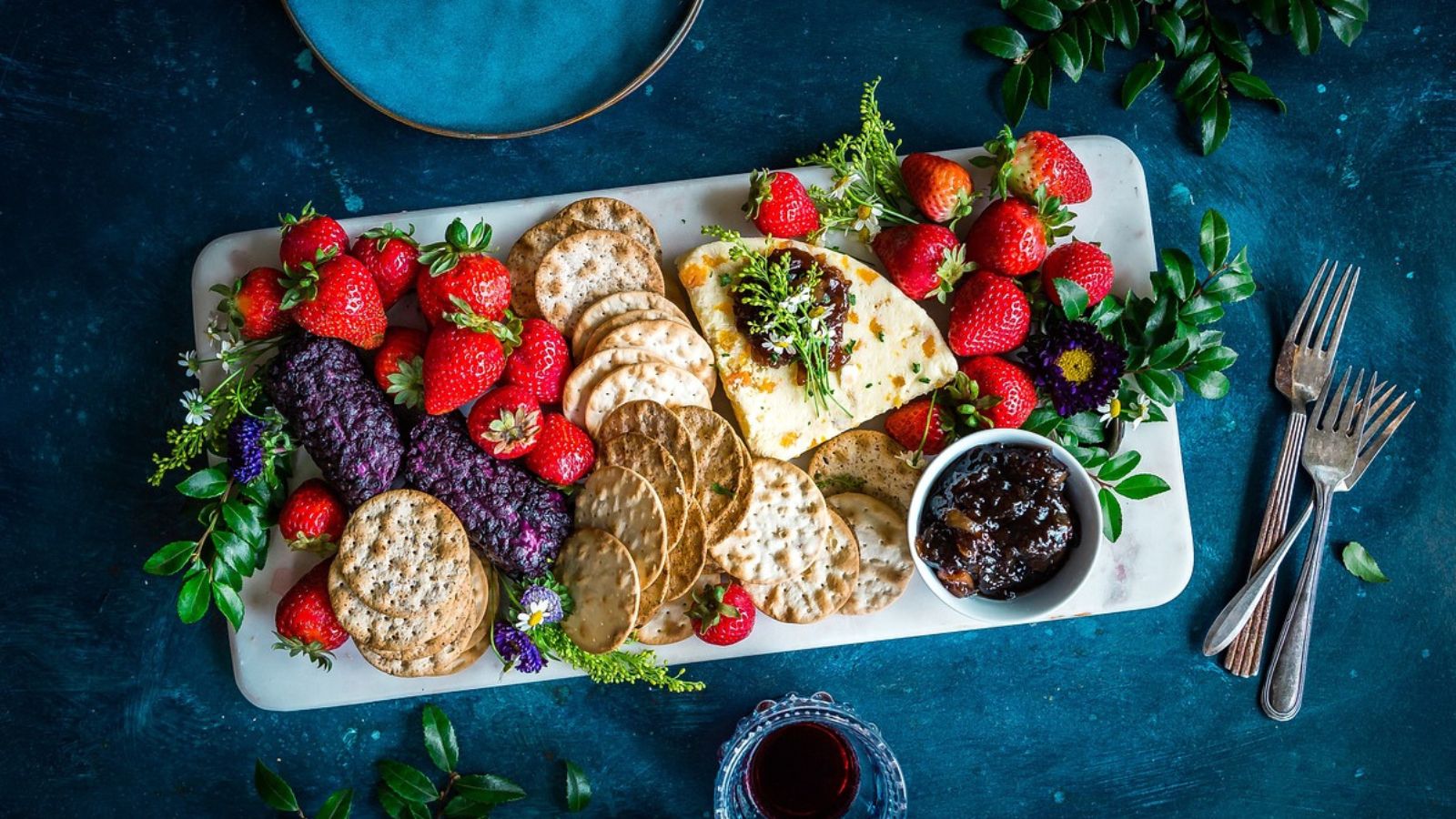 Alimentos em uma tábua